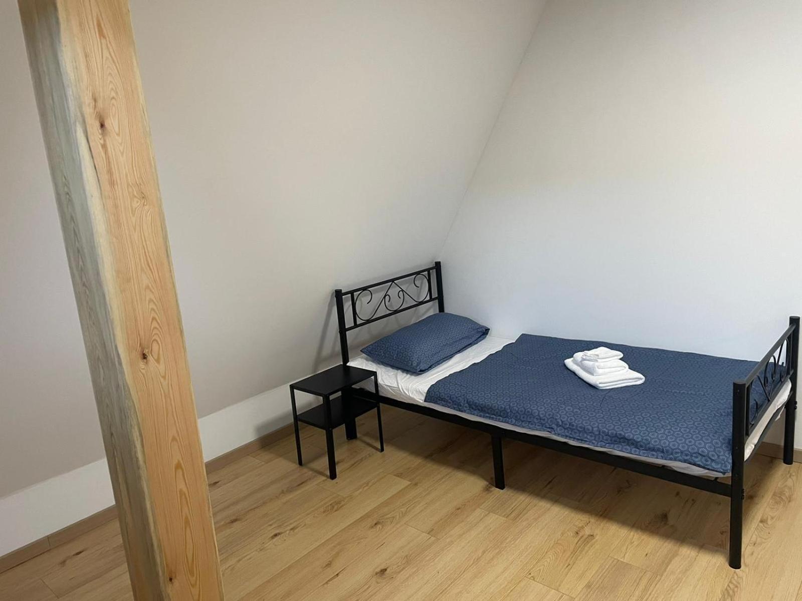 Moderne Ferienwohnung In Gelsenkirchen-Schalke Fuer 1 Bis 7 Personen Mit Terrasse, Ideal Fuer Gruppen & Stadionbesuche Екстер'єр фото