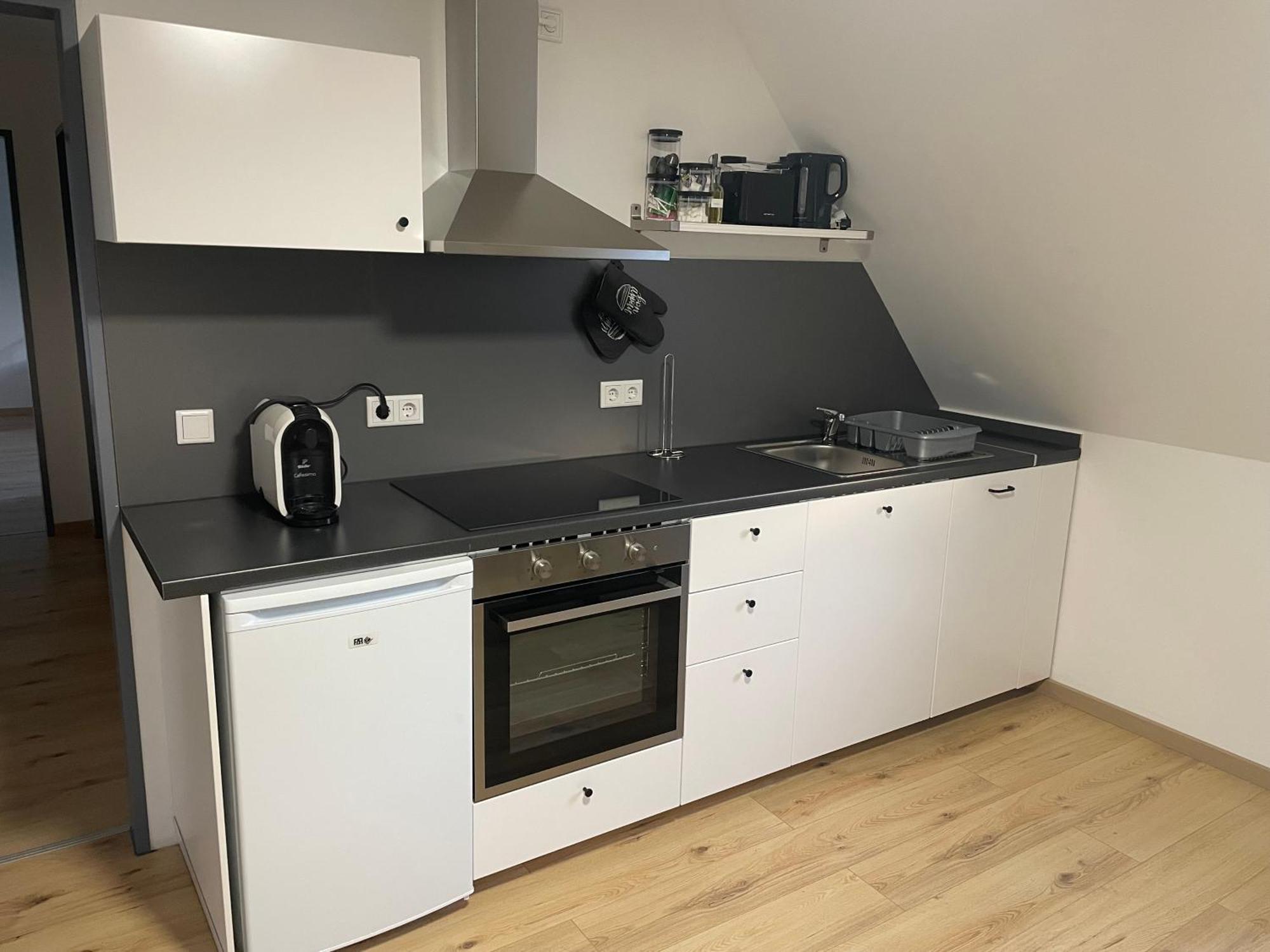 Moderne Ferienwohnung In Gelsenkirchen-Schalke Fuer 1 Bis 7 Personen Mit Terrasse, Ideal Fuer Gruppen & Stadionbesuche Екстер'єр фото