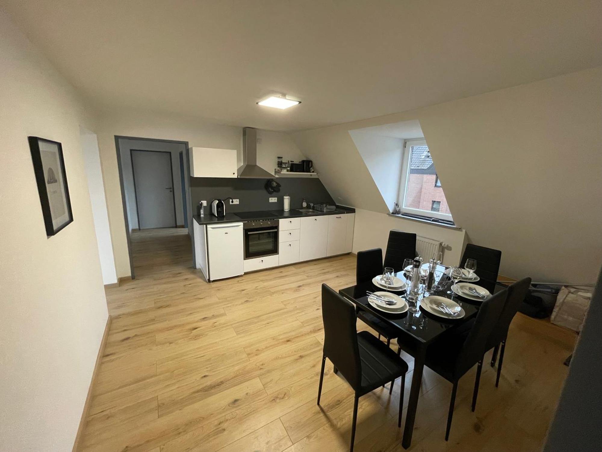 Moderne Ferienwohnung In Gelsenkirchen-Schalke Fuer 1 Bis 7 Personen Mit Terrasse, Ideal Fuer Gruppen & Stadionbesuche Екстер'єр фото